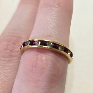 Vintage Gold Tone Ring Band With Red & White Stones